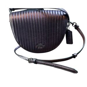 Ellen Crossbody With Linear Quilting